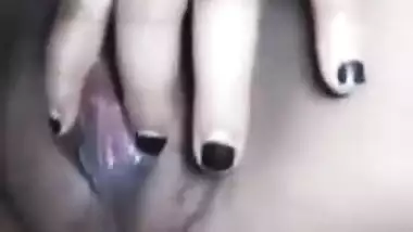 Today Exclusive- Horny Desi Girl Showing Hr Boobs And Fingering On Video Call Part 1