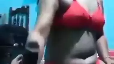 Desi MMS of a girl showing her boobs and sucking a dick