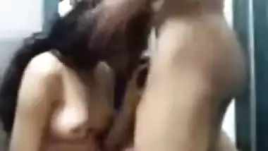 Bangla aunty sex MMS enjoying hardcore sex with a guy this babe met online