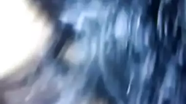 Guy films Indian love and tries to touch her XXX parts in sex clip