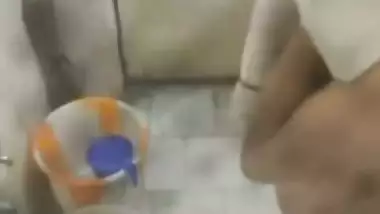 Beautiful desi girl bathing hidden spy porn