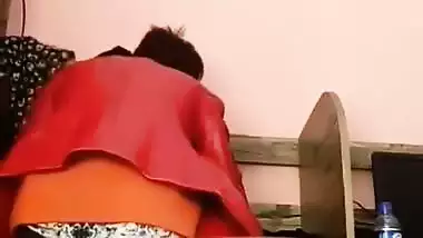 Hijabi girl’s Pakistani porn from her computer class