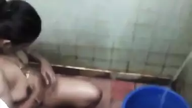 Desi babe Devika bath video